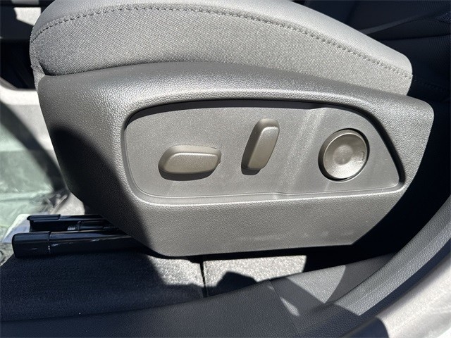 GMC Terrain Vehicle Full-screen Gallery Image 12