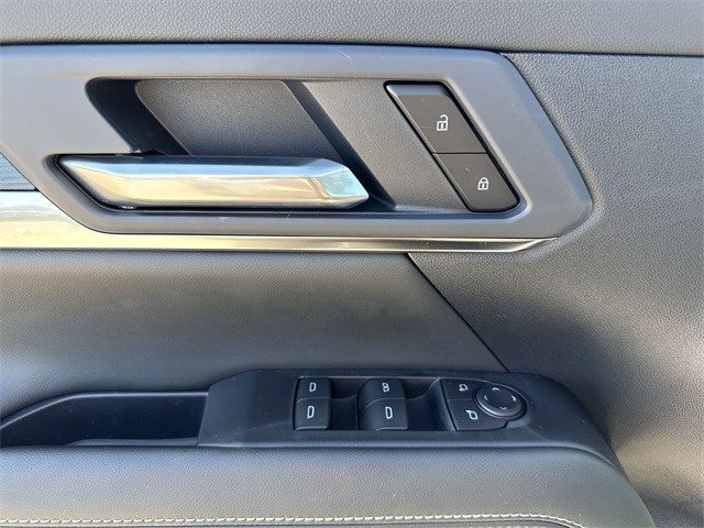 GMC Terrain Vehicle Full-screen Gallery Image 13