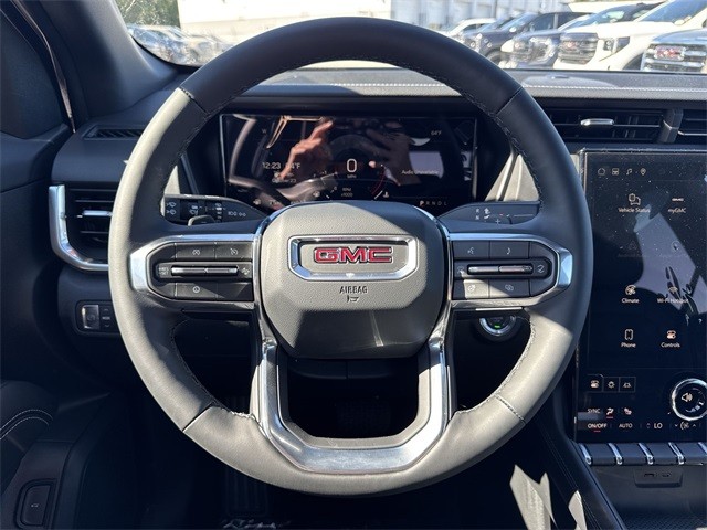 GMC Terrain Vehicle Full-screen Gallery Image 14