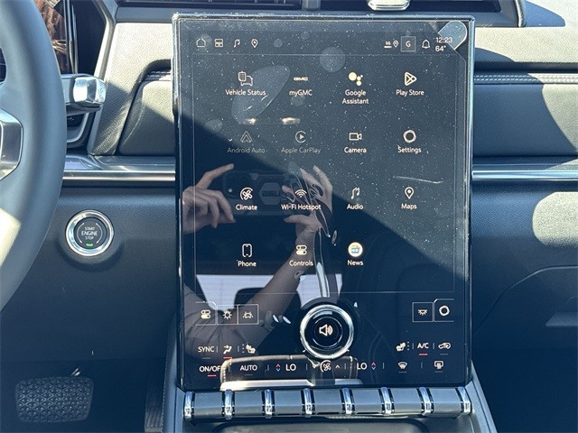 GMC Terrain Vehicle Full-screen Gallery Image 16