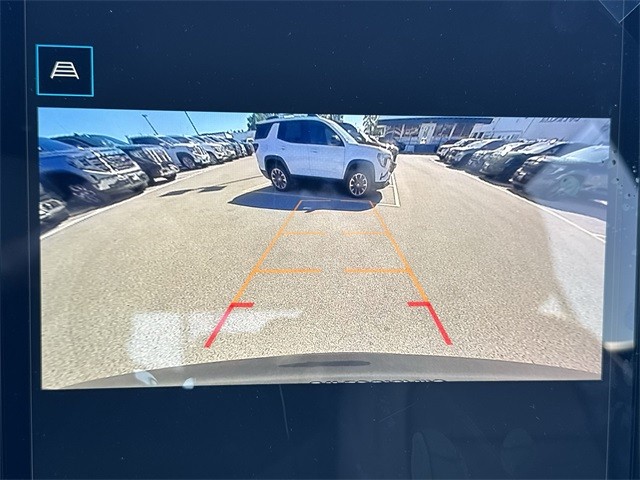 GMC Terrain Vehicle Full-screen Gallery Image 17