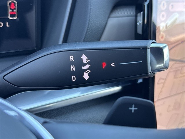 GMC Terrain Vehicle Full-screen Gallery Image 20