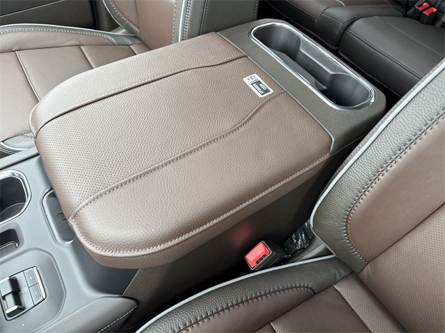 GMC Sierra 1500 Vehicle Full-screen Gallery Image 21