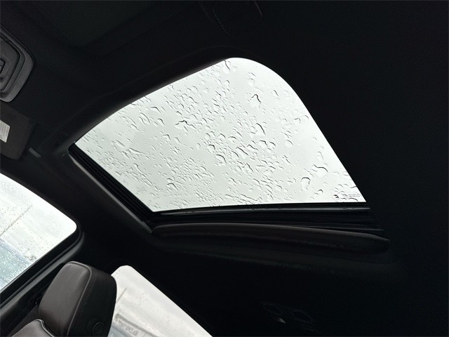 GMC Sierra 1500 Vehicle Full-screen Gallery Image 22