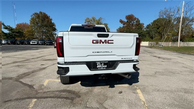 GMC Sierra 2500HD Vehicle Full-screen Gallery Image 07