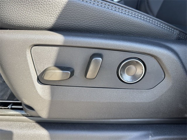 GMC Sierra 2500HD Vehicle Full-screen Gallery Image 12