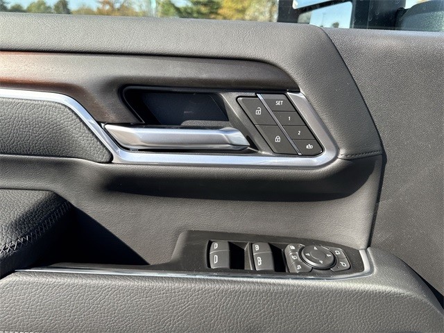 GMC Sierra 2500HD Vehicle Full-screen Gallery Image 13