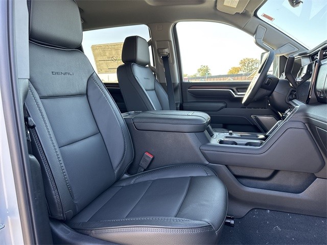 GMC Sierra 2500HD Vehicle Full-screen Gallery Image 24