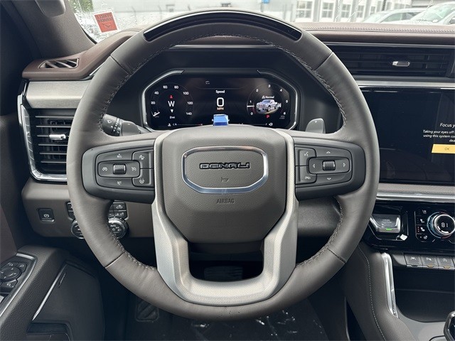 GMC Sierra 1500 Vehicle Full-screen Gallery Image 14