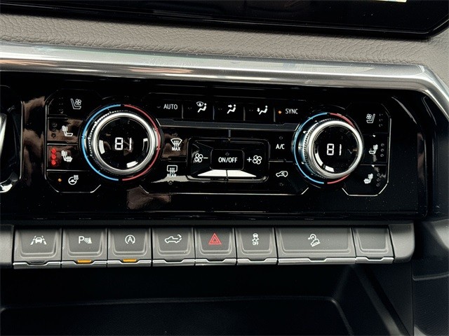 GMC Sierra 1500 Vehicle Full-screen Gallery Image 19