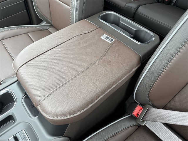 GMC Sierra 1500 Vehicle Full-screen Gallery Image 21