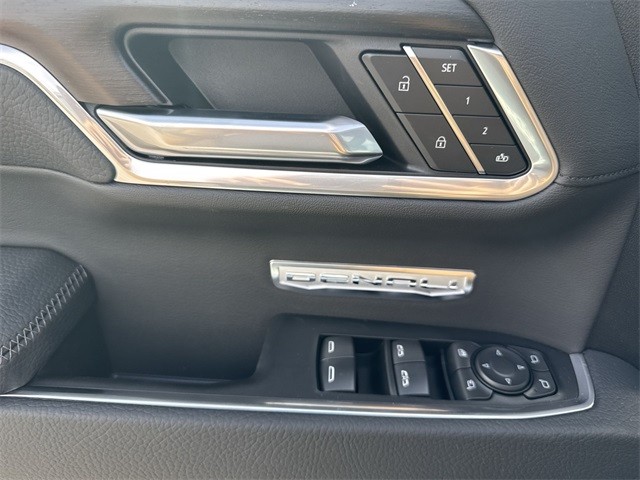 GMC Sierra 1500 Vehicle Full-screen Gallery Image 13