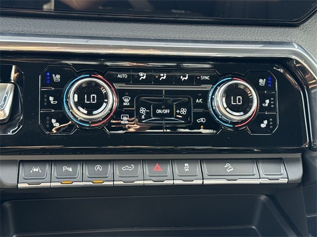 GMC Sierra 1500 Vehicle Full-screen Gallery Image 19