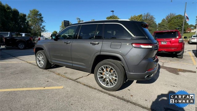 Jeep Grand Cherokee Vehicle Full-screen Gallery Image 07