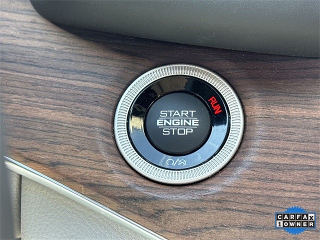 Jeep Grand Cherokee Vehicle Full-screen Gallery Image 21