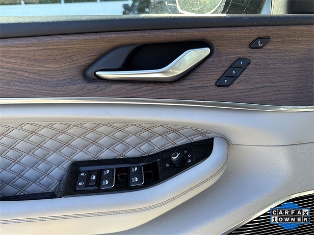 Jeep Grand Cherokee Vehicle Full-screen Gallery Image 28