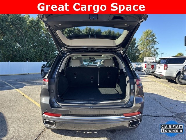 Jeep Grand Cherokee Vehicle Full-screen Gallery Image 31