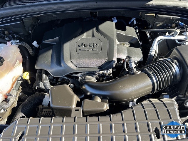 Jeep Grand Cherokee Vehicle Full-screen Gallery Image 35