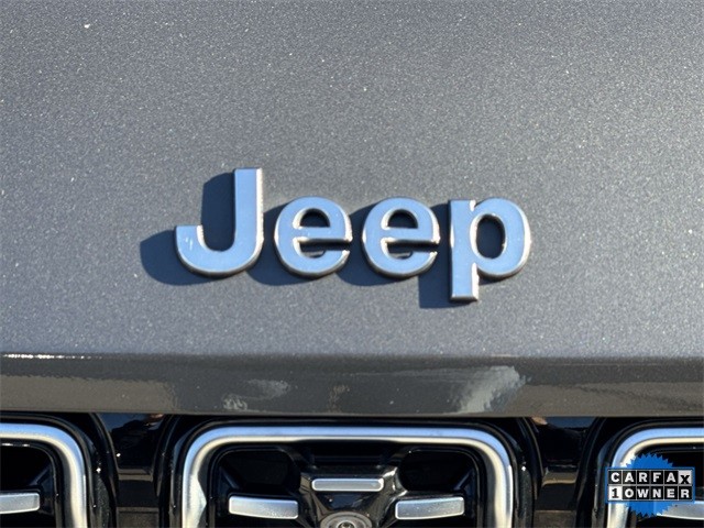 Jeep Grand Cherokee Vehicle Full-screen Gallery Image 36