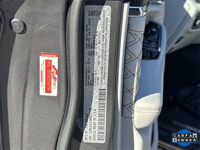 Jeep Grand Cherokee Vehicle Full-screen Gallery Image 39