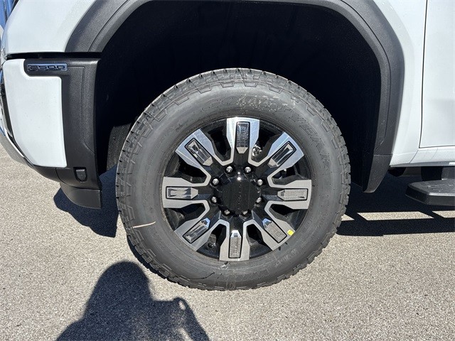 GMC Sierra 2500HD Vehicle Full-screen Gallery Image 10