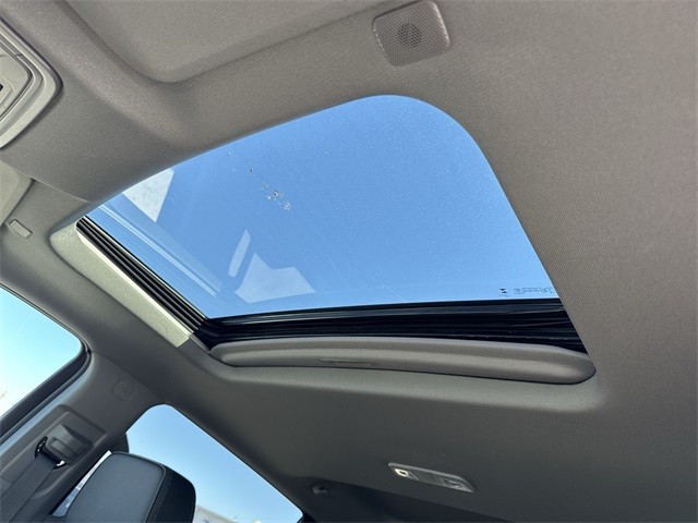 GMC Sierra 2500HD Vehicle Full-screen Gallery Image 22