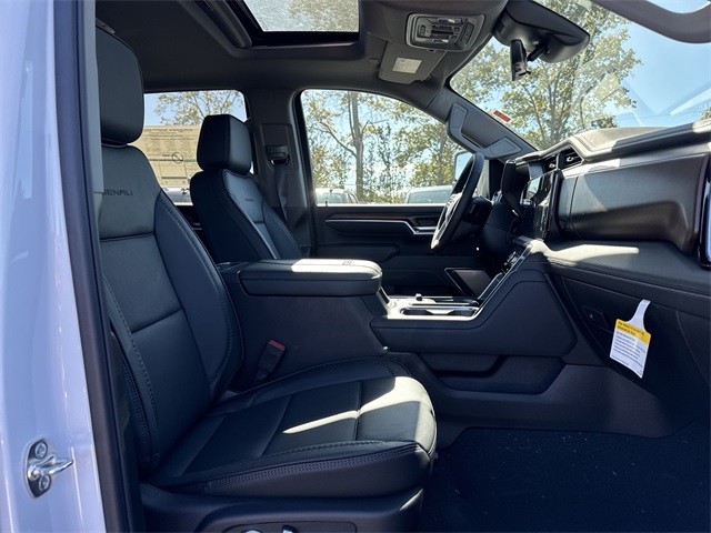 GMC Sierra 2500HD Vehicle Full-screen Gallery Image 25