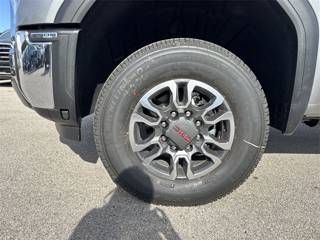 GMC Sierra 2500HD Vehicle Full-screen Gallery Image 10