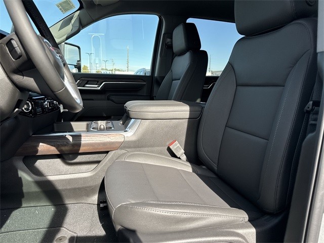 GMC Sierra 2500HD Vehicle Full-screen Gallery Image 11