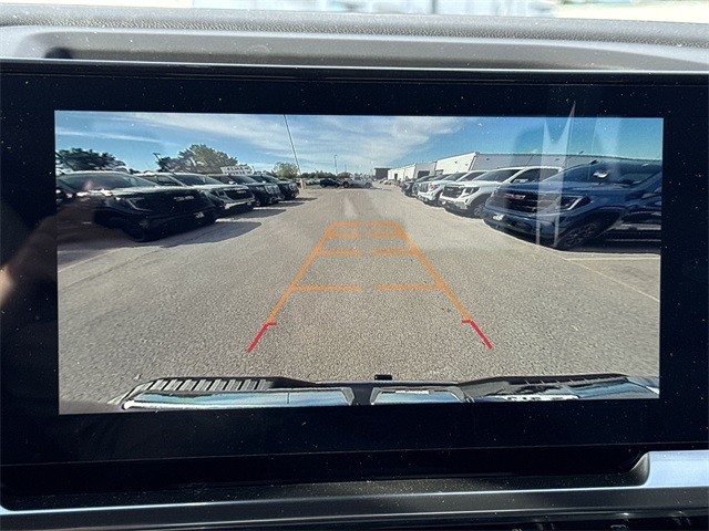 GMC Sierra 2500HD Vehicle Full-screen Gallery Image 17