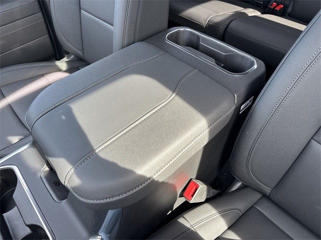 GMC Sierra 2500HD Vehicle Full-screen Gallery Image 21