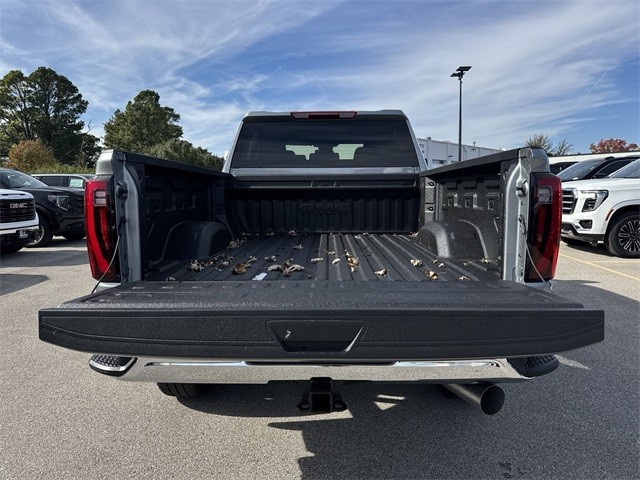 GMC Sierra 2500HD Vehicle Full-screen Gallery Image 23
