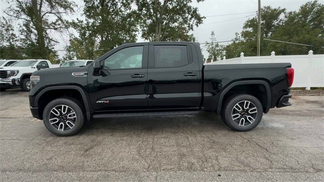 GMC Sierra 1500 Vehicle Full-screen Gallery Image 05