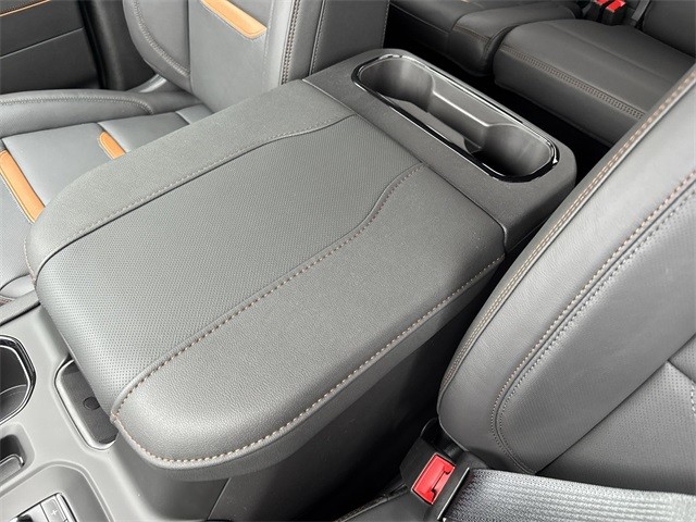 GMC Sierra 1500 Vehicle Full-screen Gallery Image 21