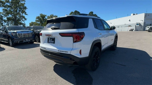 GMC Terrain Vehicle Full-screen Gallery Image 08