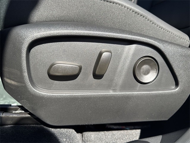 GMC Terrain Vehicle Full-screen Gallery Image 12