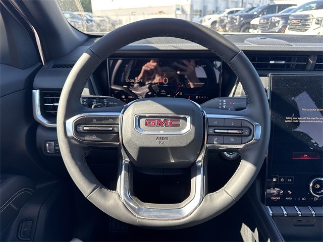 GMC Terrain Vehicle Full-screen Gallery Image 14