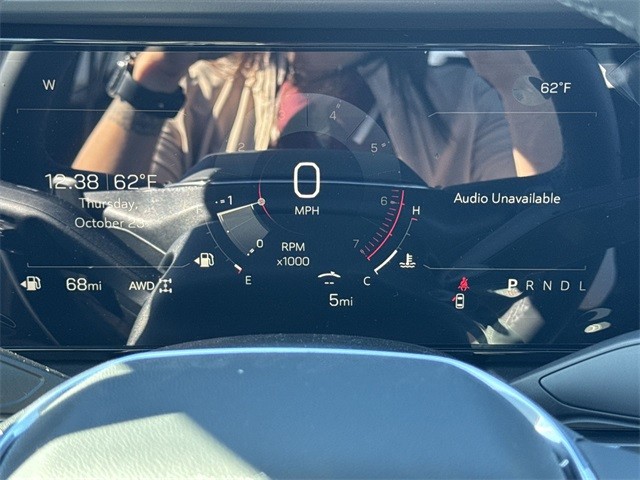 GMC Terrain Vehicle Full-screen Gallery Image 15