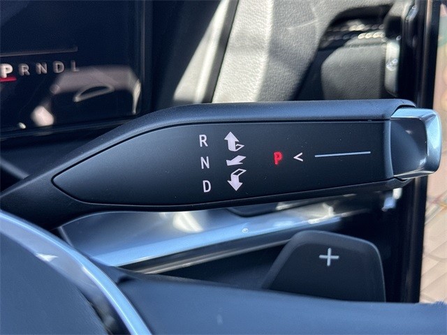 GMC Terrain Vehicle Full-screen Gallery Image 20