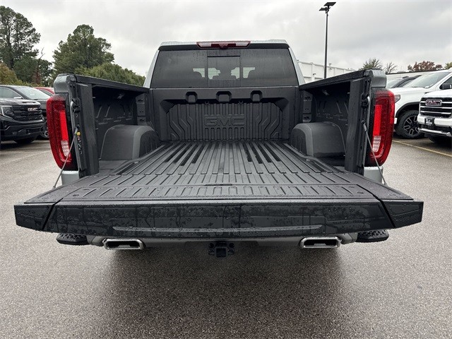 GMC Sierra 1500 Vehicle Full-screen Gallery Image 24
