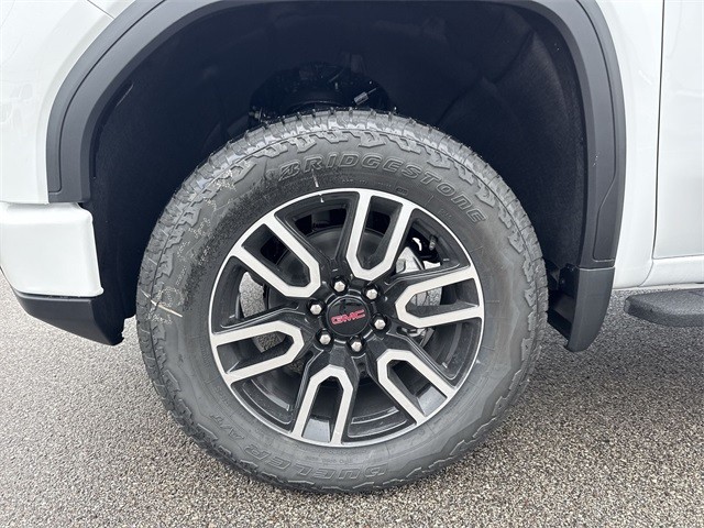 GMC Sierra 1500 Vehicle Full-screen Gallery Image 10