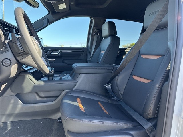 GMC Sierra 1500 Vehicle Full-screen Gallery Image 11