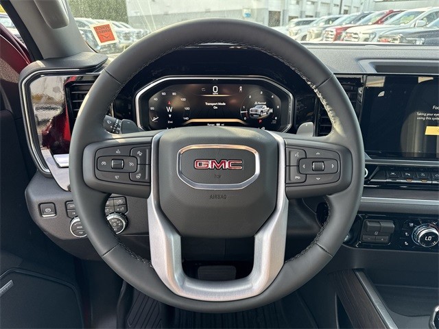 GMC Sierra 1500 Vehicle Full-screen Gallery Image 14