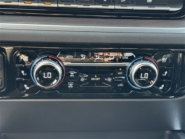 GMC Sierra 1500 Vehicle Full-screen Gallery Image 19