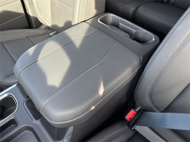 GMC Sierra 1500 Vehicle Full-screen Gallery Image 21