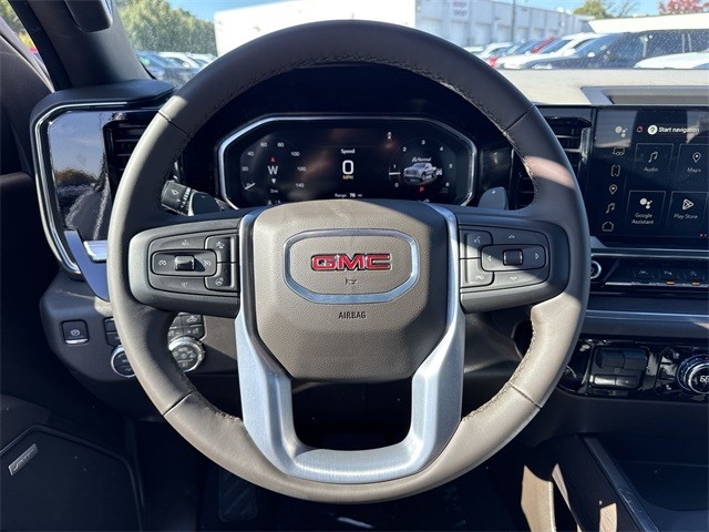 GMC Sierra 1500 Vehicle Full-screen Gallery Image 14