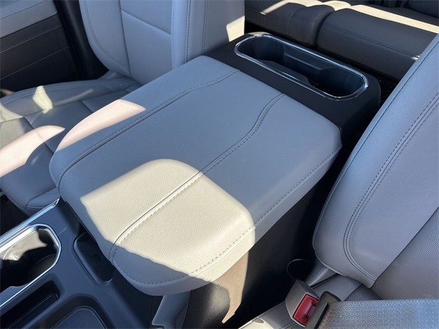 GMC Sierra 1500 Vehicle Full-screen Gallery Image 21