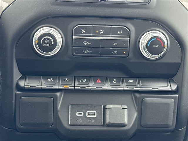 GMC Sierra 1500 Vehicle Full-screen Gallery Image 18