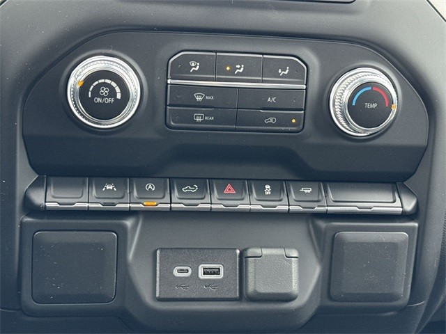 GMC Sierra 1500 Vehicle Full-screen Gallery Image 18