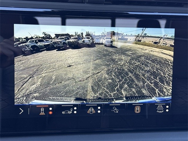 GMC Sierra 1500 Vehicle Full-screen Gallery Image 17